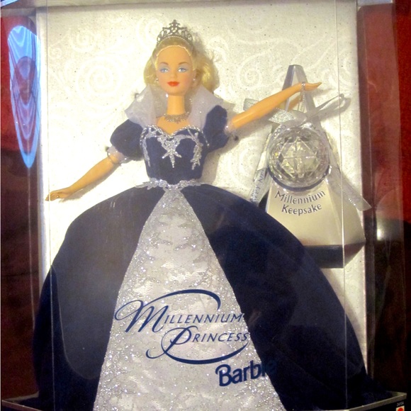 2000 Hallmark Millennium Princess Barbie - Picture 1 of 2